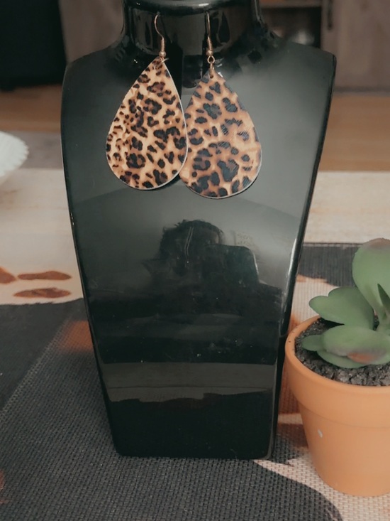 Jewelry - Leopard Print Teardrop Earrings - Brown & Black